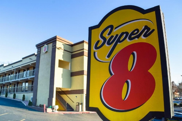 Super 8 by Wyndham Raleigh Downtown South image 16