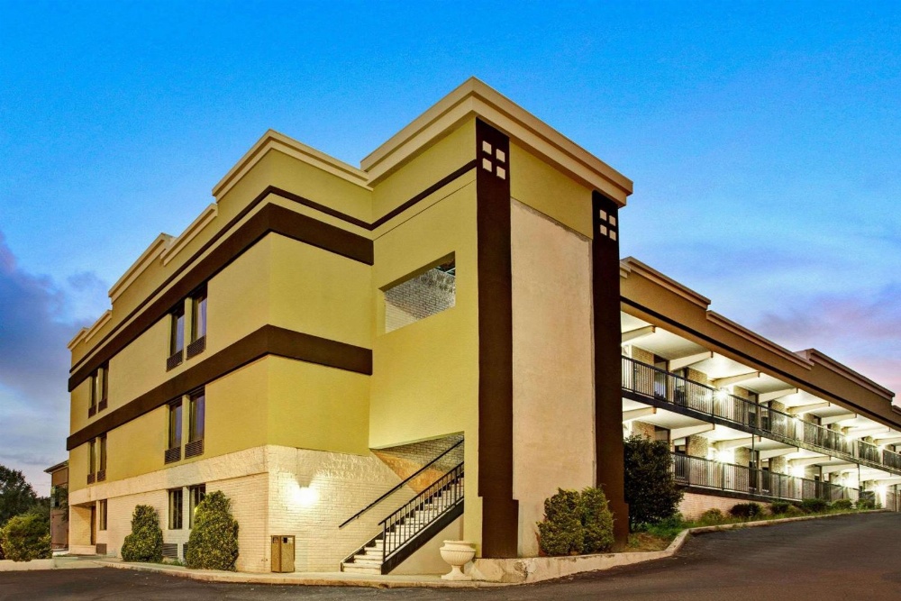 Super 8 by Wyndham Raleigh Downtown South Main image